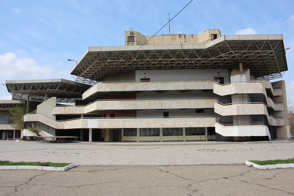 Парк «Аркадия»: Здание гастрольного театра 1987 года, сейчас концертный зал АДК «Аркадия», 2014 год