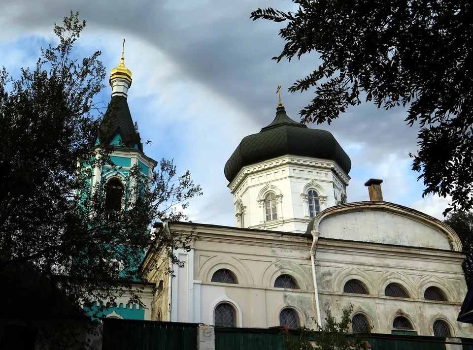 Старообрядческая Покровская церковь: Старообрядческая церковь: колокольня и купол